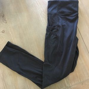Black Fabletics leggings 7/8 length